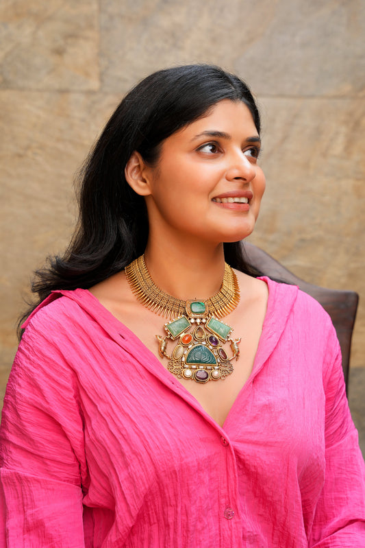 Maximalist Mulla Mottu Carved Jade Horse Motif Necklace